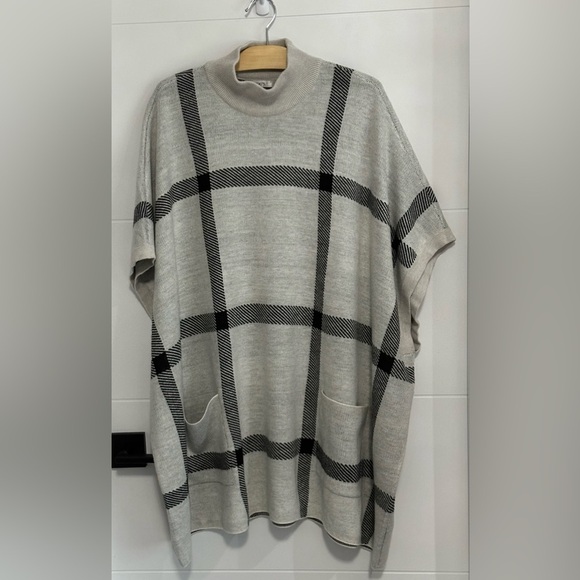 Ricki's: Women’s Plaid Poncho - Size XL - Picture 1 of 7